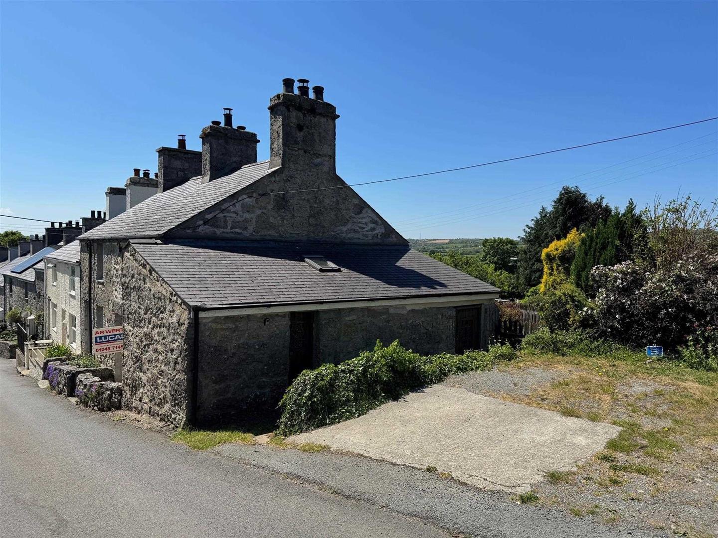 Parc Terrace, Llangoed